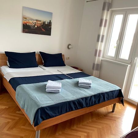 Superior Rooms Sea Side View Rab Town Exteriör bild