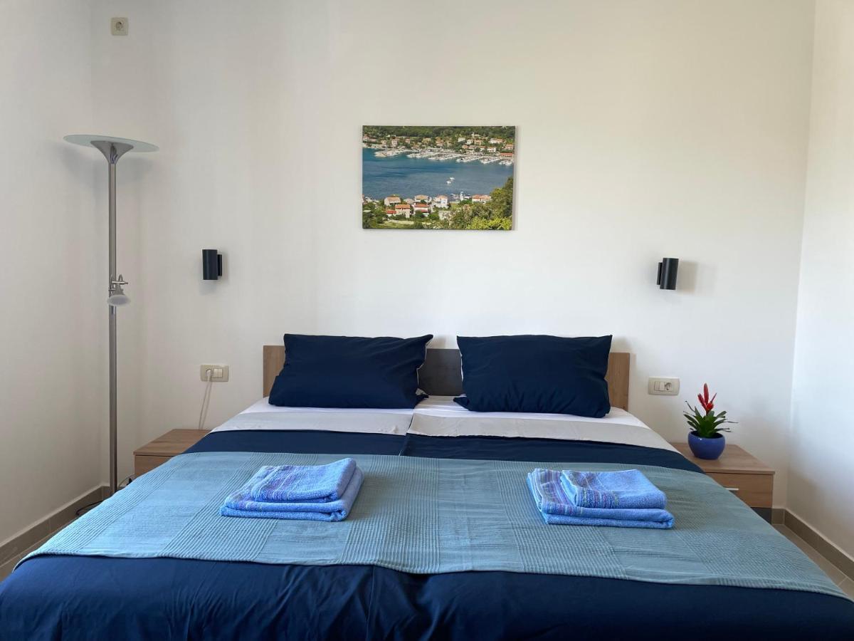 Superior Rooms Sea Side View Rab Town Exteriör bild