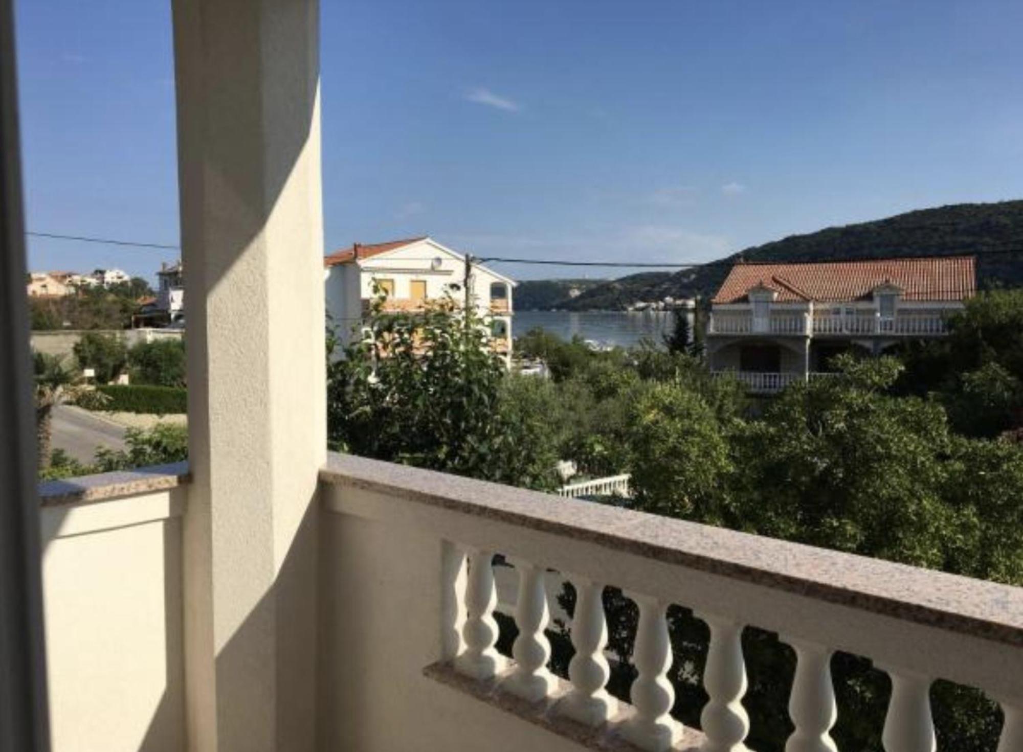 Superior Rooms Sea Side View Rab Town Exteriör bild